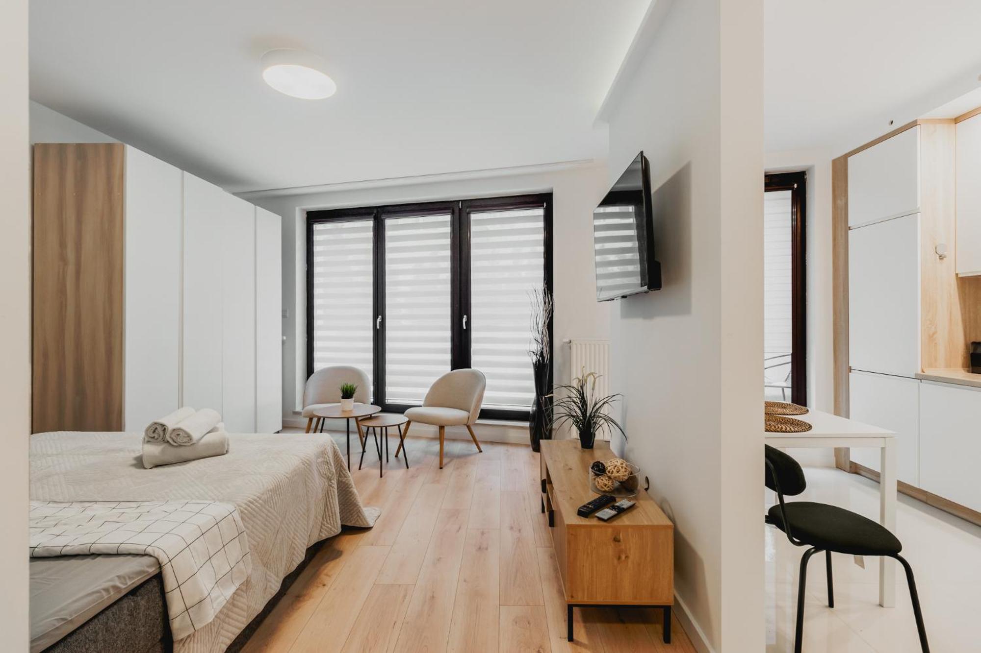 - Great Location-cozy With Balcony - Towarowa Leilighet *
